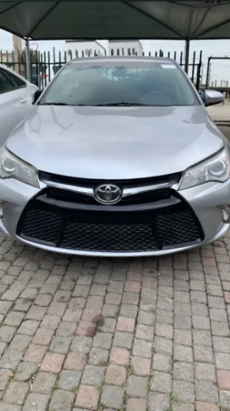Toyota Camry   - 2016