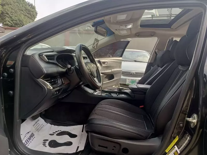 Toyota Avalon - 2015