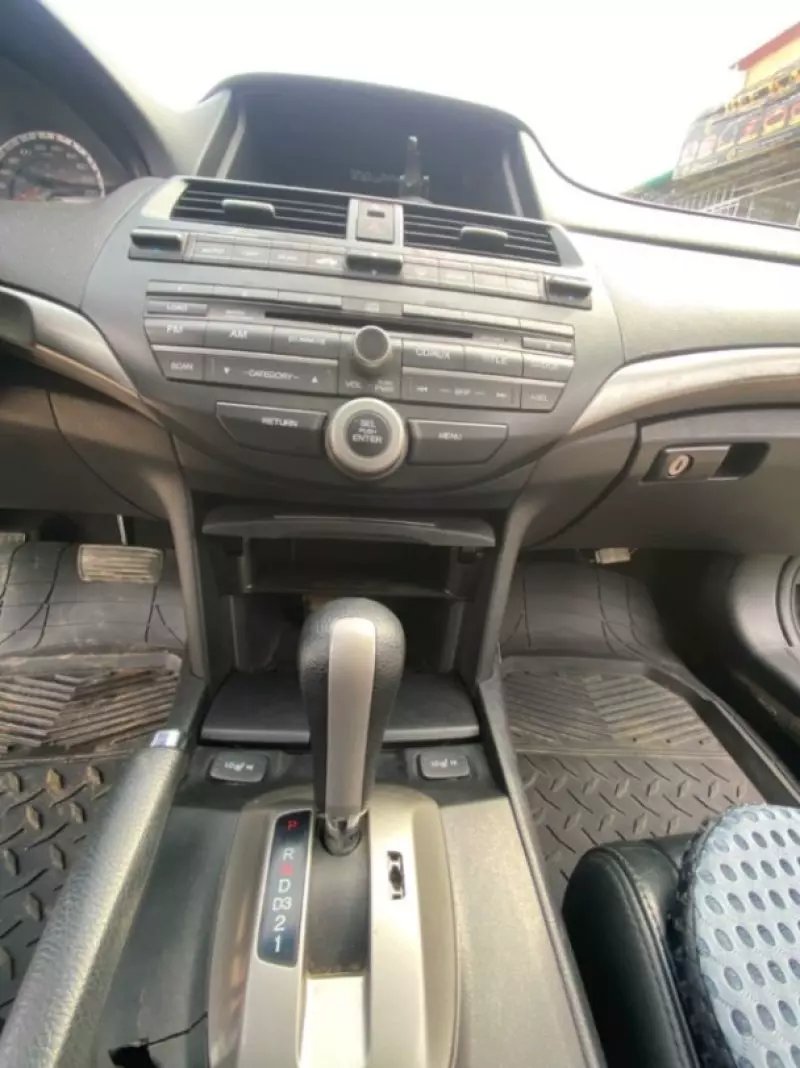 Honda Accord   - 2009