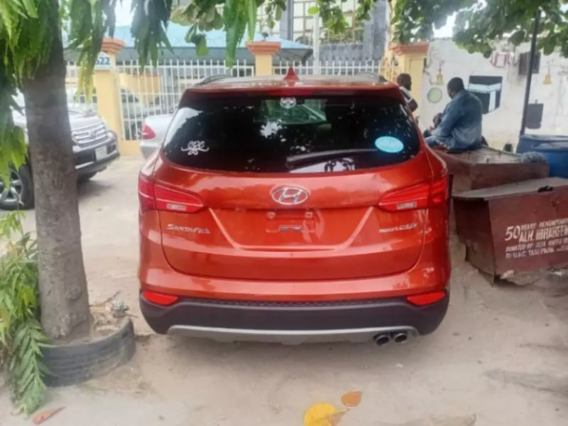 Hyundai Santa Fe - 2014