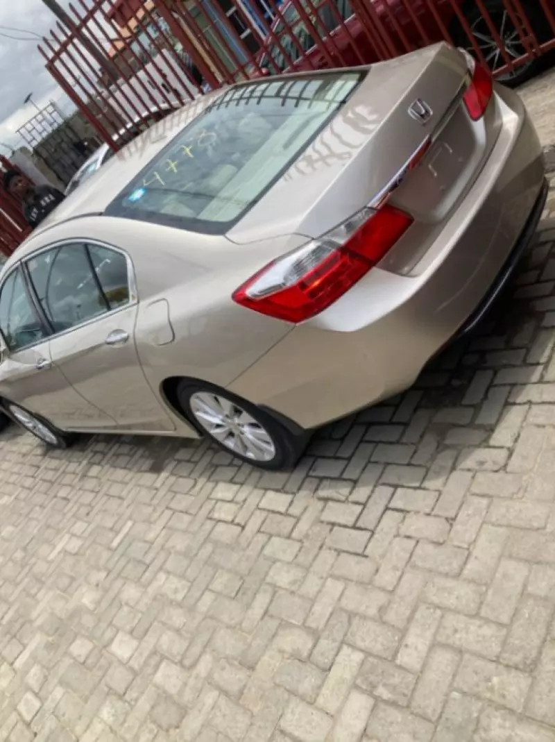 Honda Accord   - 2014