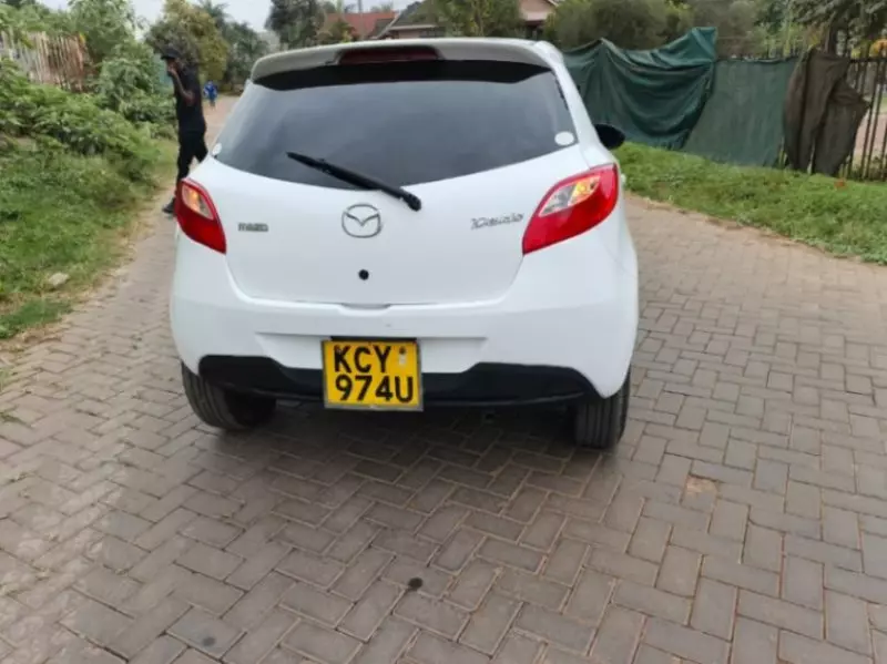Mazda Demio    - 2012