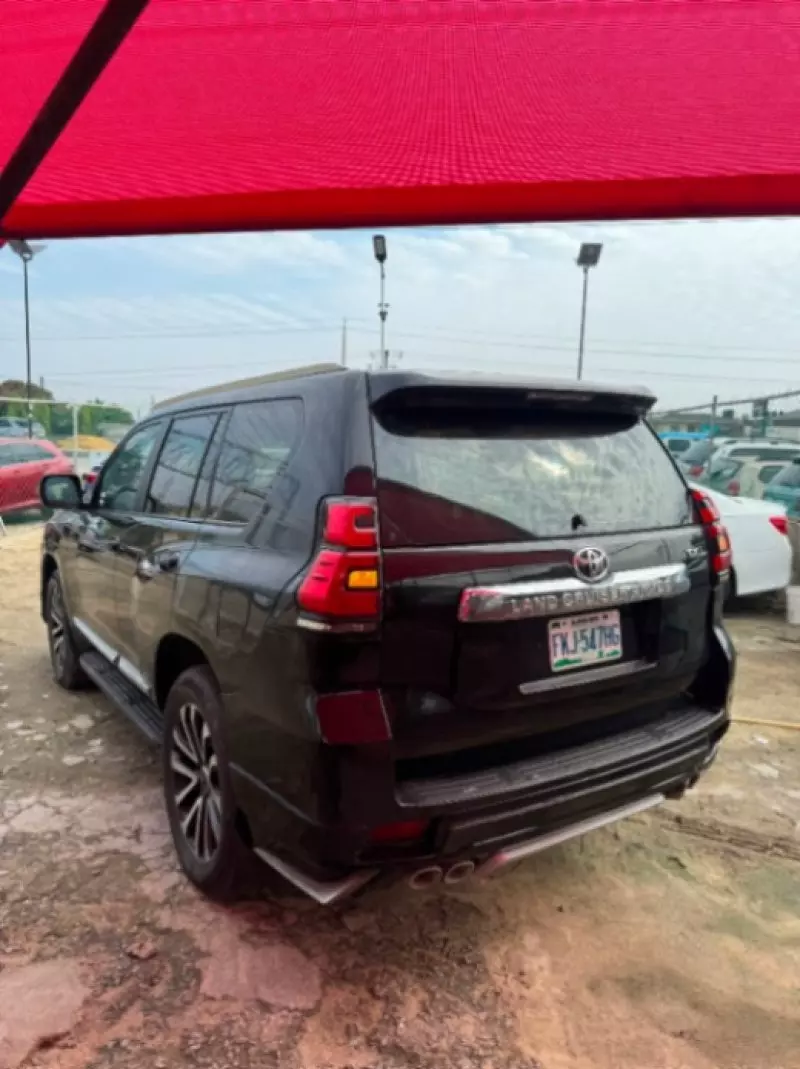 TOYOTA Prado   - 2011