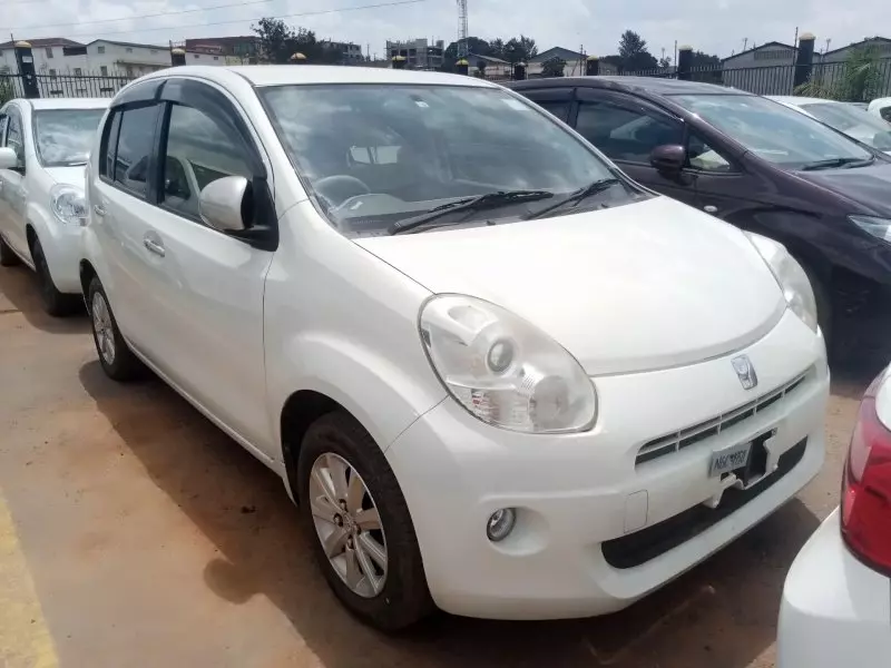 Toyota Passo   - 2012
