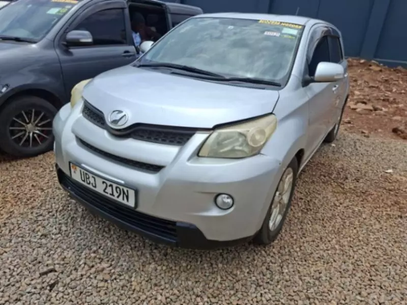 TOYOTA Ist    - 2007