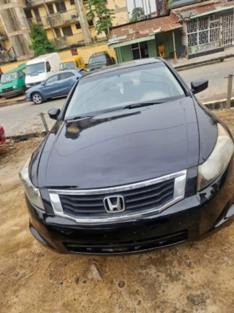 Honda Accord - 2009