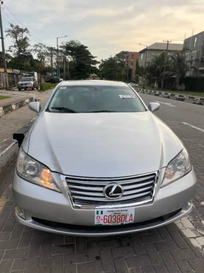 Lexus ES 350   - 2011