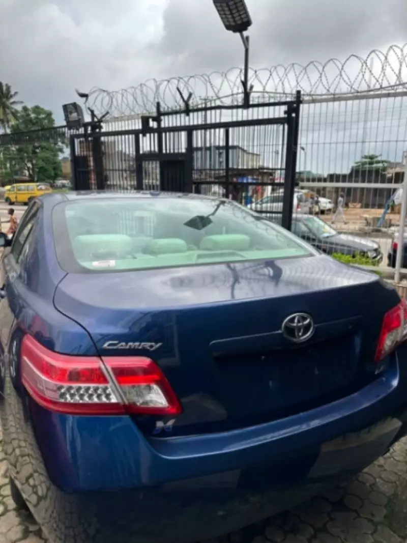 TOYOTA Camry   - 2011