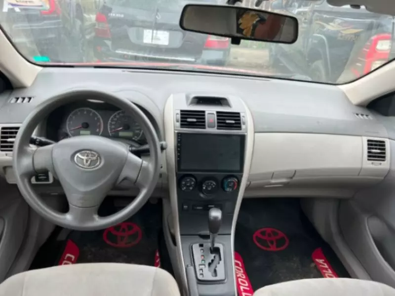 TOYOTA Corolla - 2012
