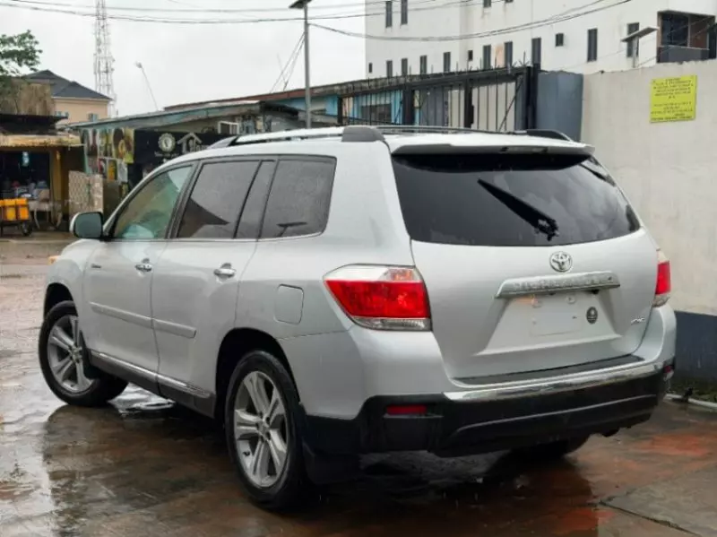 TOYOTA Highlander   - 2012