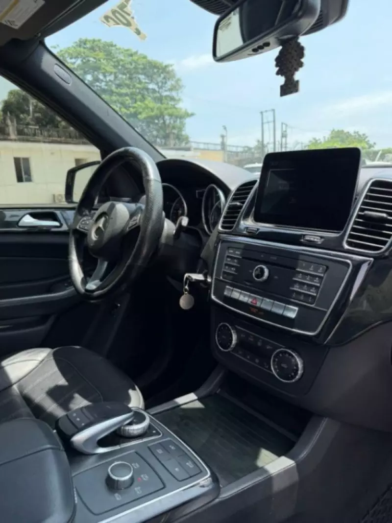 Mercedes-Benz GLE-Class   - 2017
