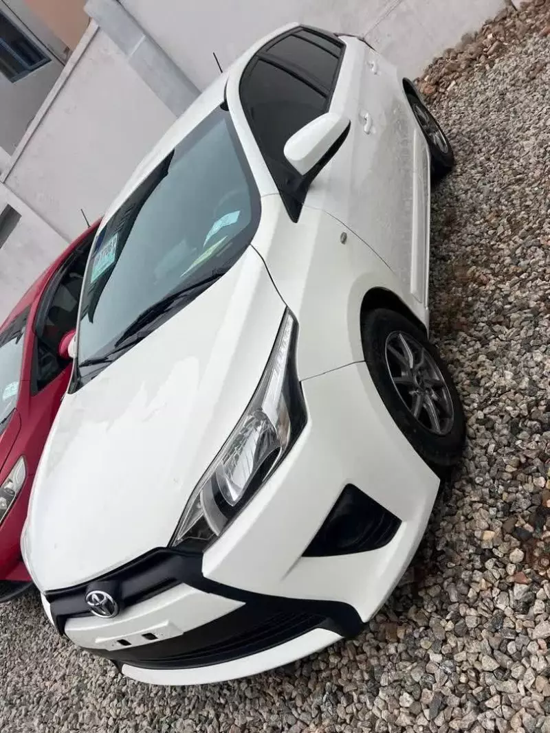 Toyota Yaris   - 2015
