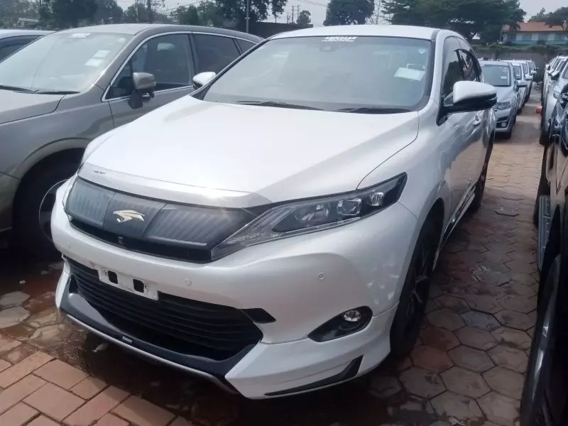TOYOTA Harrier - 2016