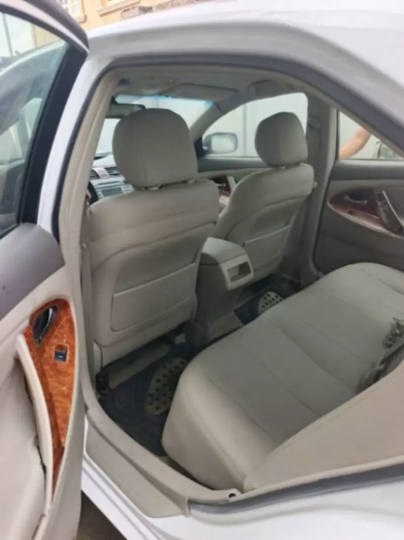 Toyota Camry - 2010