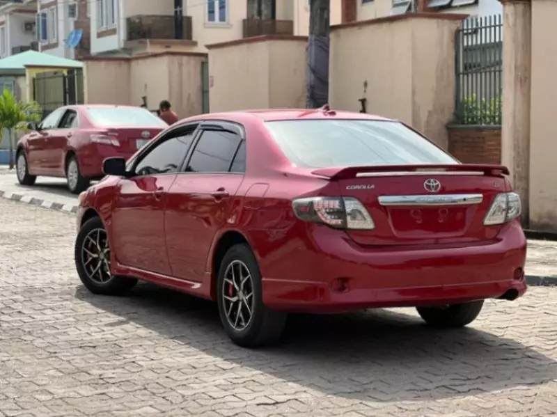 Toyota Corolla   - 2010