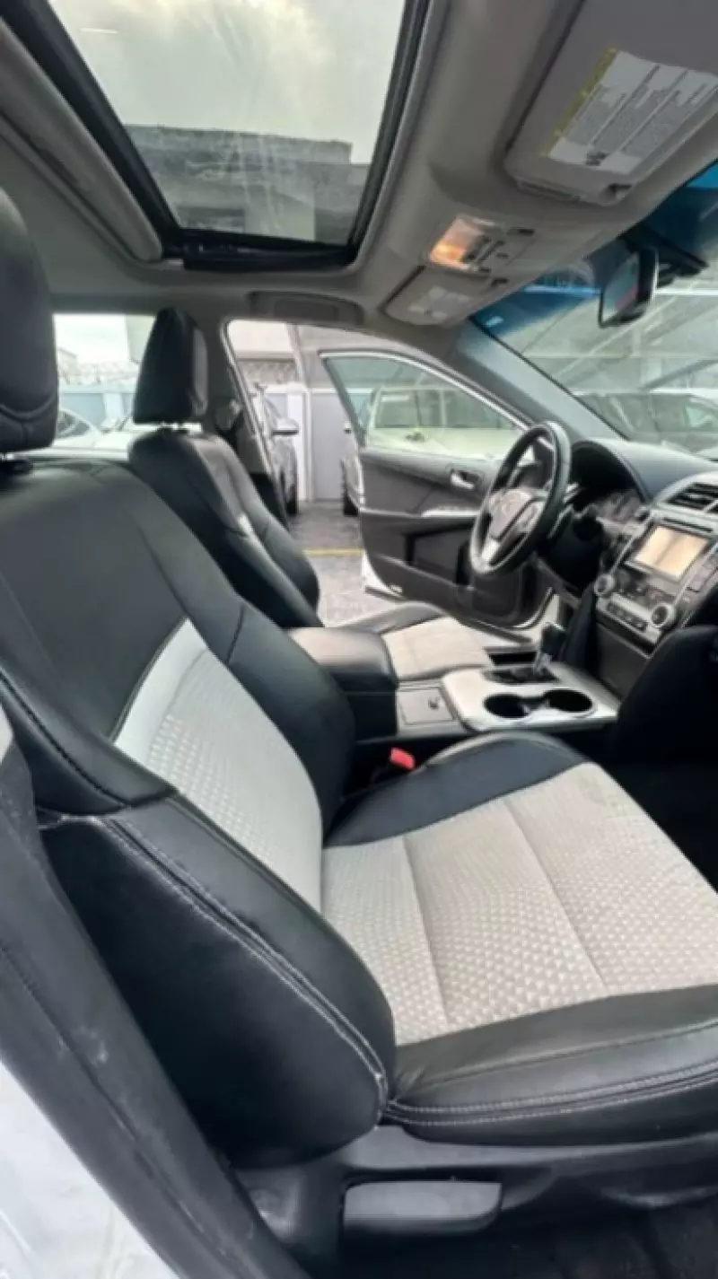 TOYOTA Camry - 2012