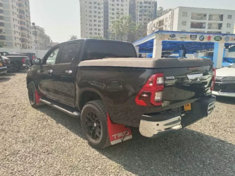 TOYOTA Hilux   - 2021