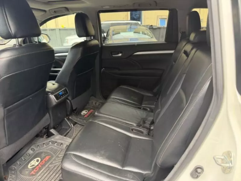 Toyota Highlander   - 2017