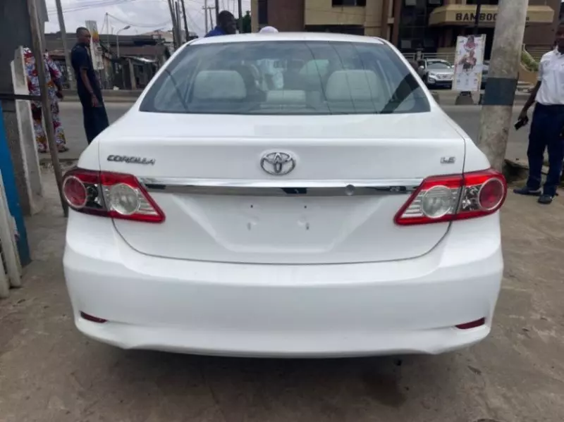 Toyota Corolla   - 2012