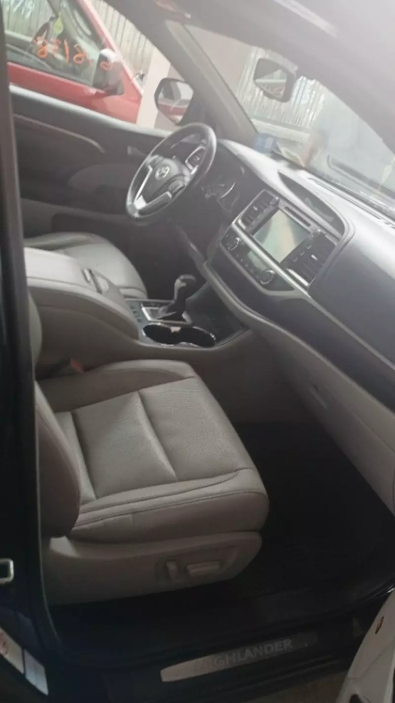 Toyota Highlander   - 2015