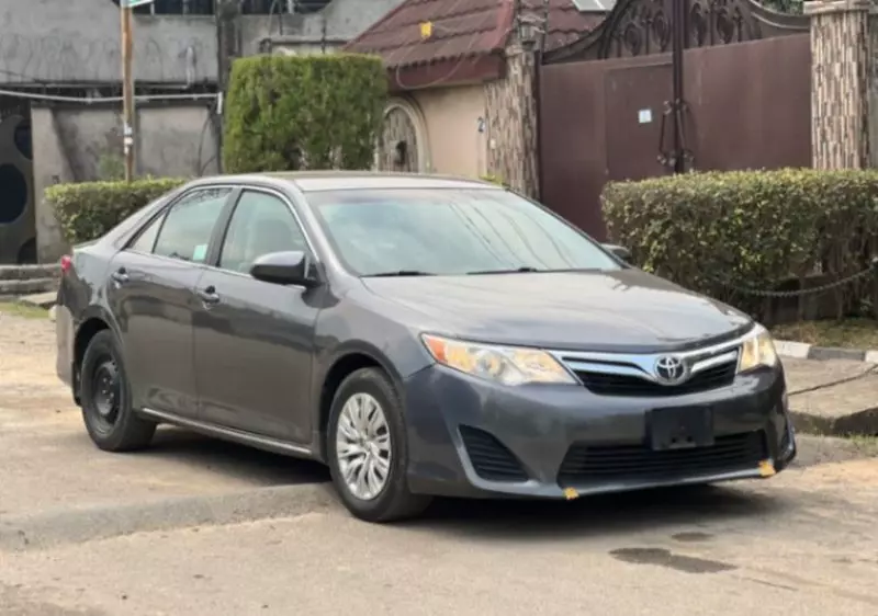 Toyota Camry   - 2014