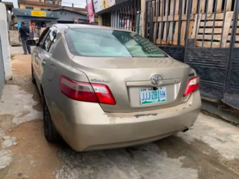 TOYOTA Camry - 2009