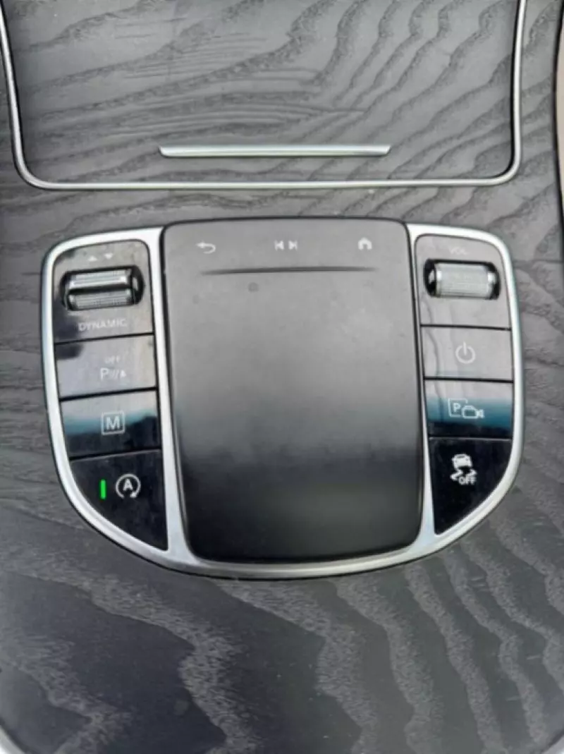 Mercedes-Benz GLC 300   - 2021