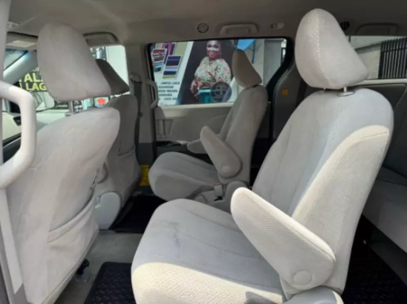 Toyota Sienna   - 2013