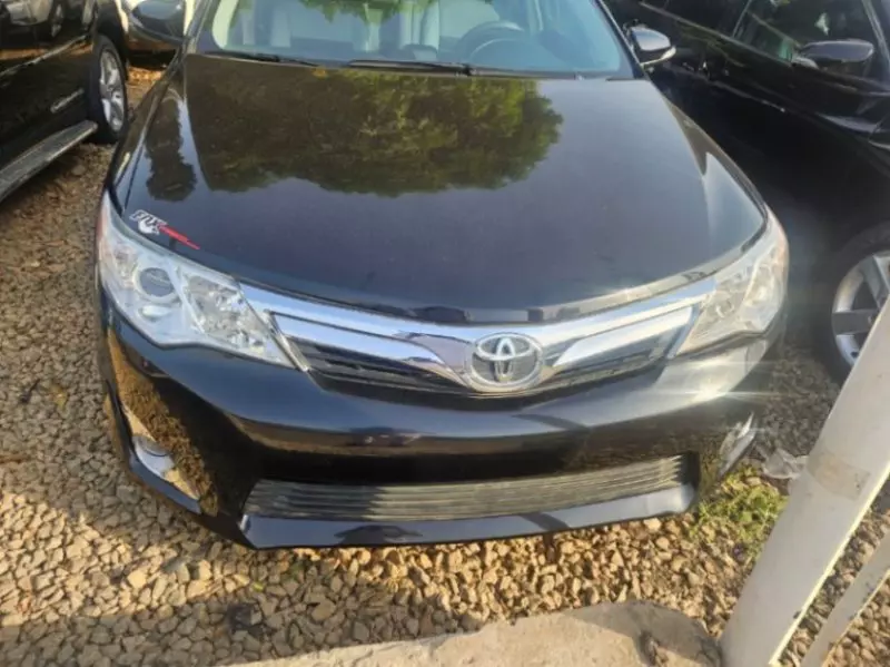 Toyota Camry   - 2012