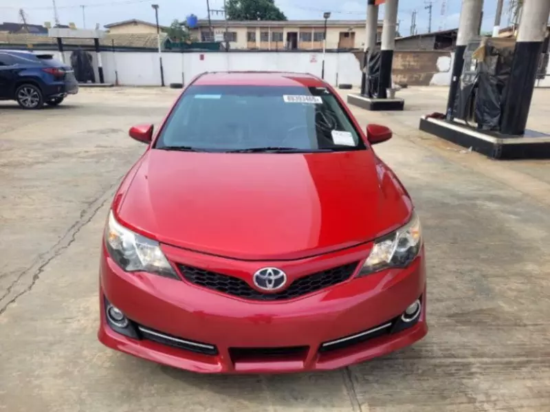 Toyota Camry   - 2014