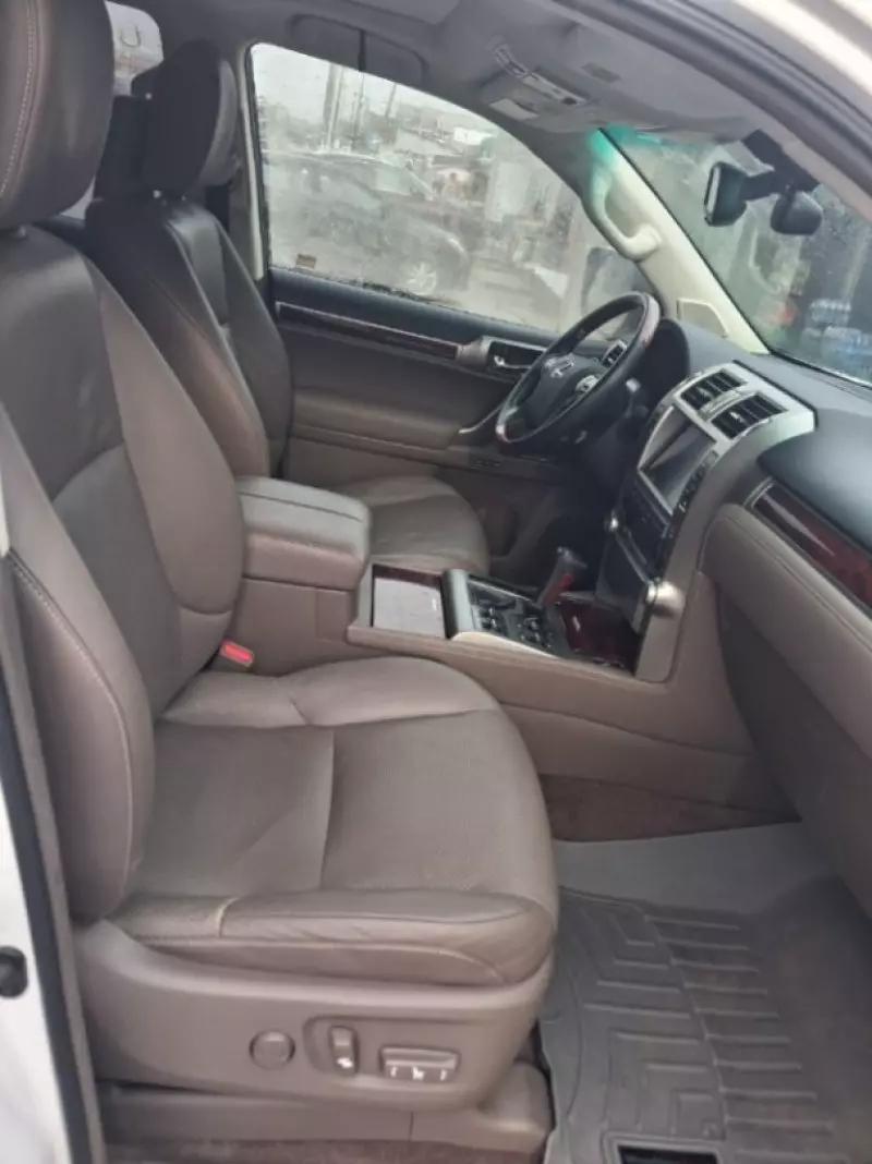 Lexus GX 460   - 2011
