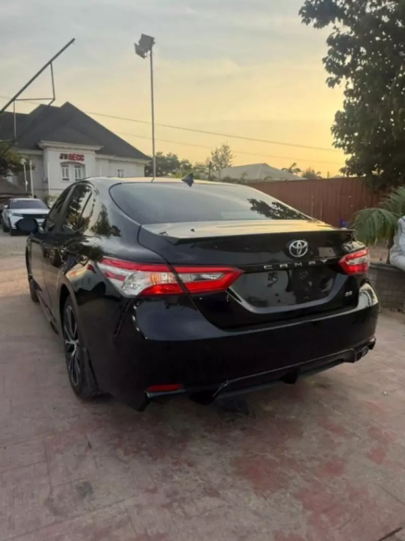TOYOTA Camry - 2020