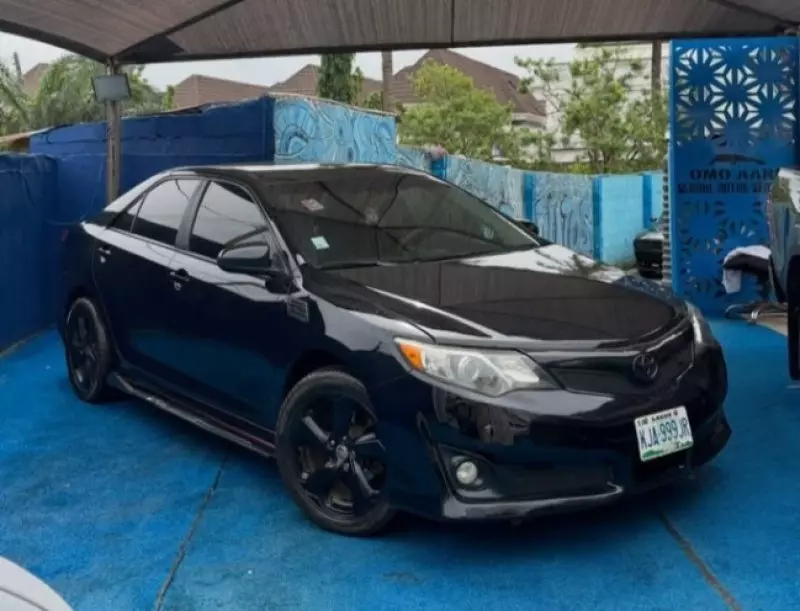 TOYOTA Camry - 2014