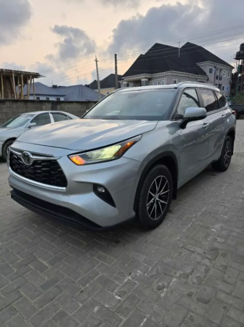 Toyota Highlander   - 2023