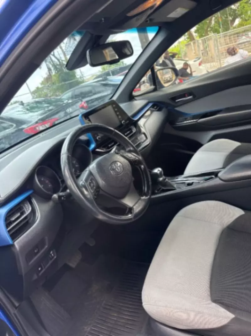 Toyota CH-R   - 2018