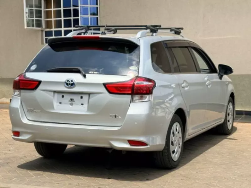 TOYOTA Fielder hybrid    - 2018