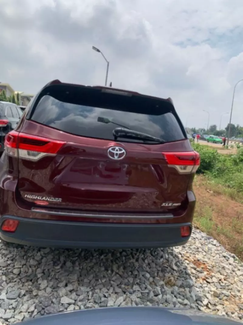 TOYOTA Highlander   - 2018