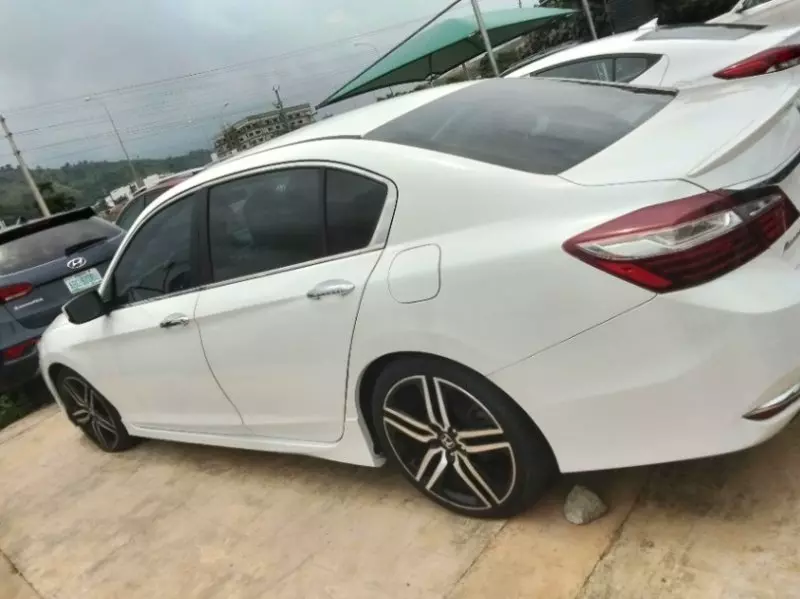 Honda Accord   - 2016