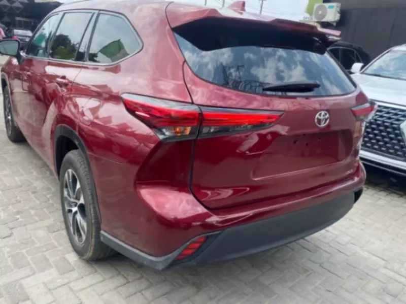Toyota Highlander   - 2020