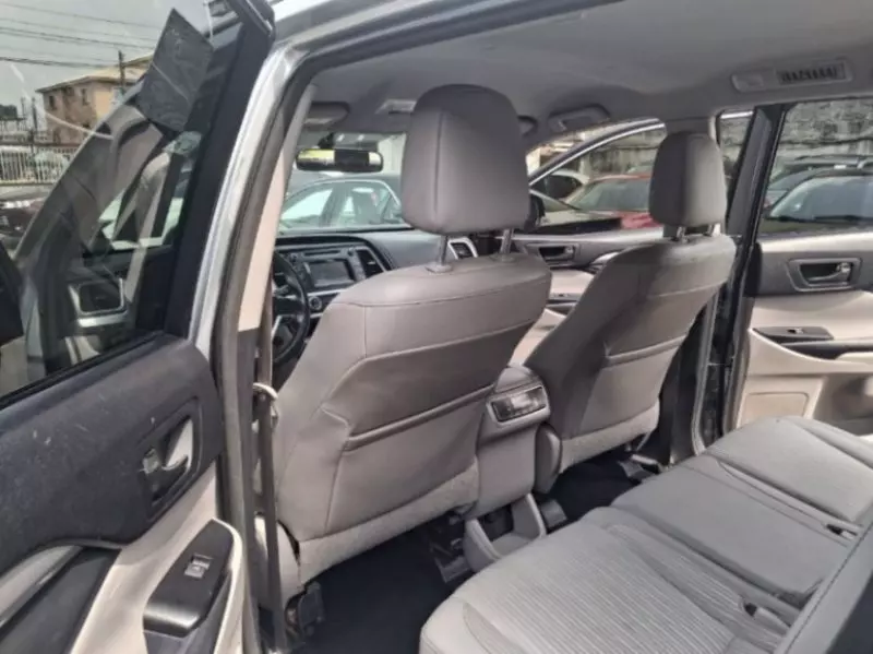Toyota Highlander   - 2015