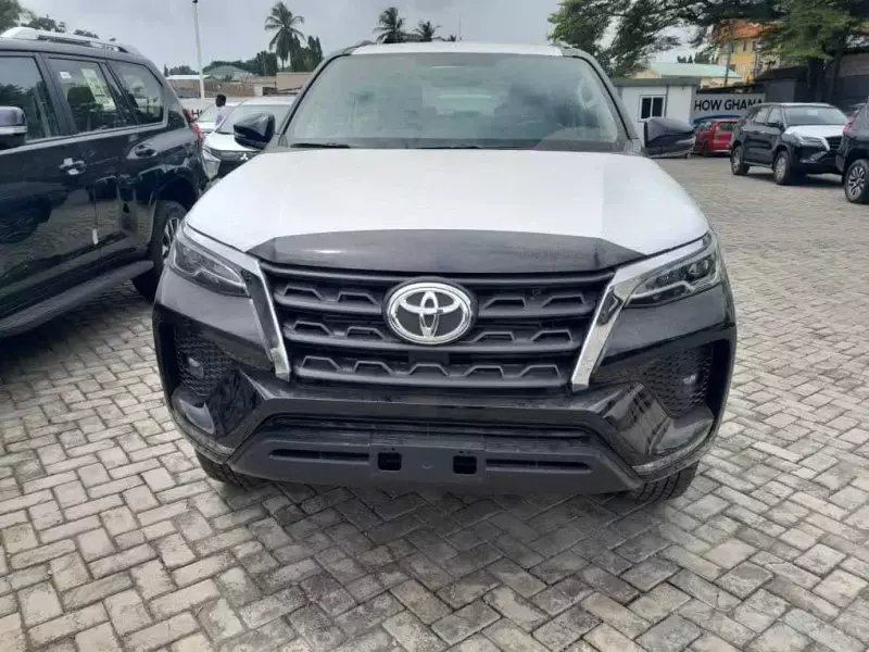 Toyota Fortuner   - 2025