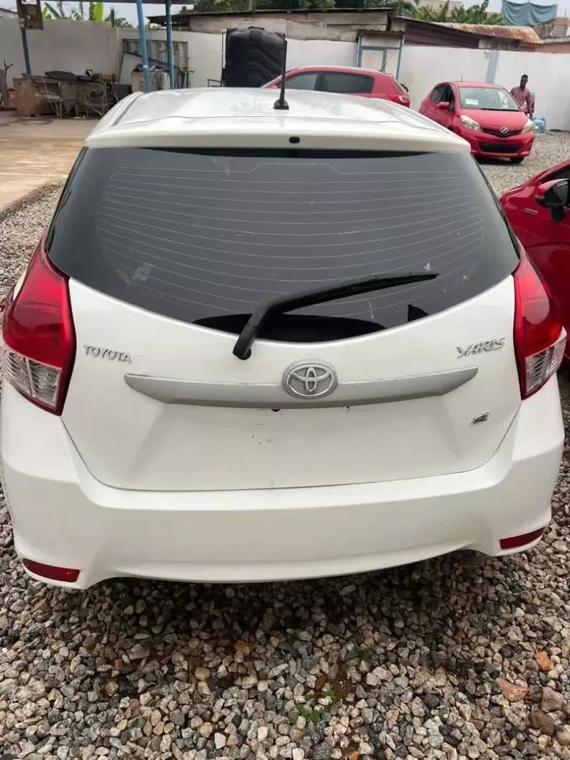 Toyota Yaris   - 2015