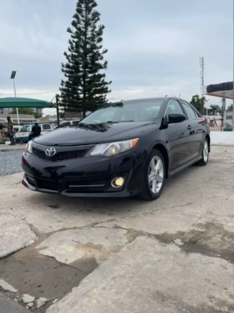 TOYOTA Camry   - 2012