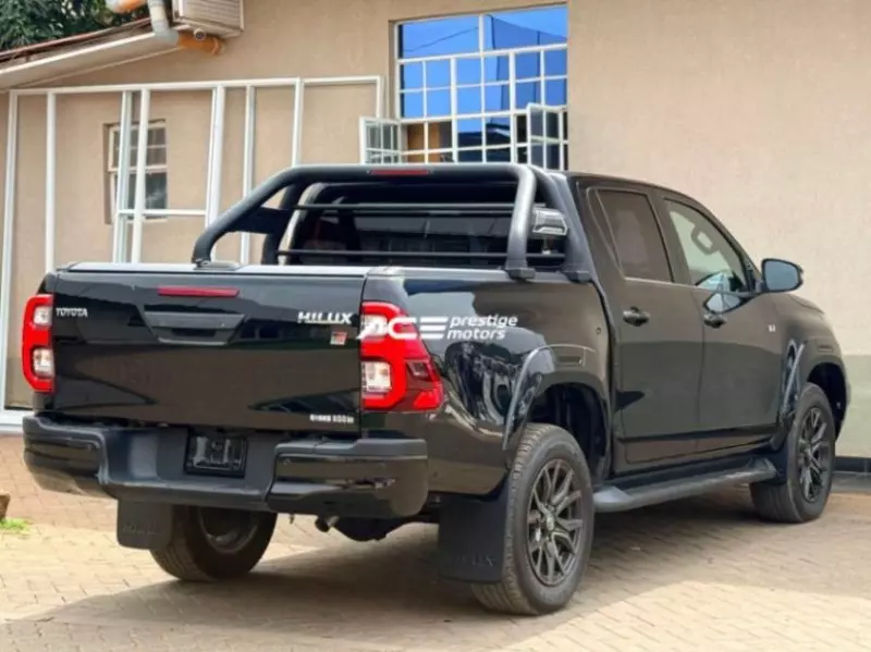 TOYOTA Hilux - 2022