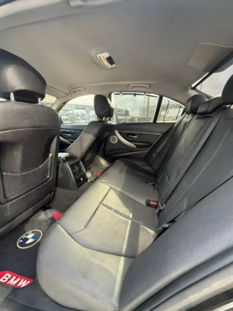 BMW 320i   - 2014