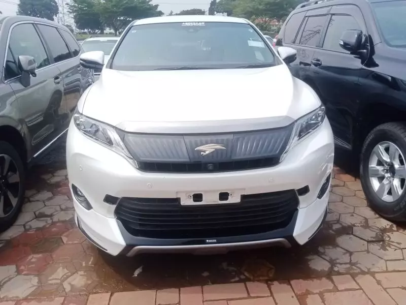 TOYOTA Harrier - 2016