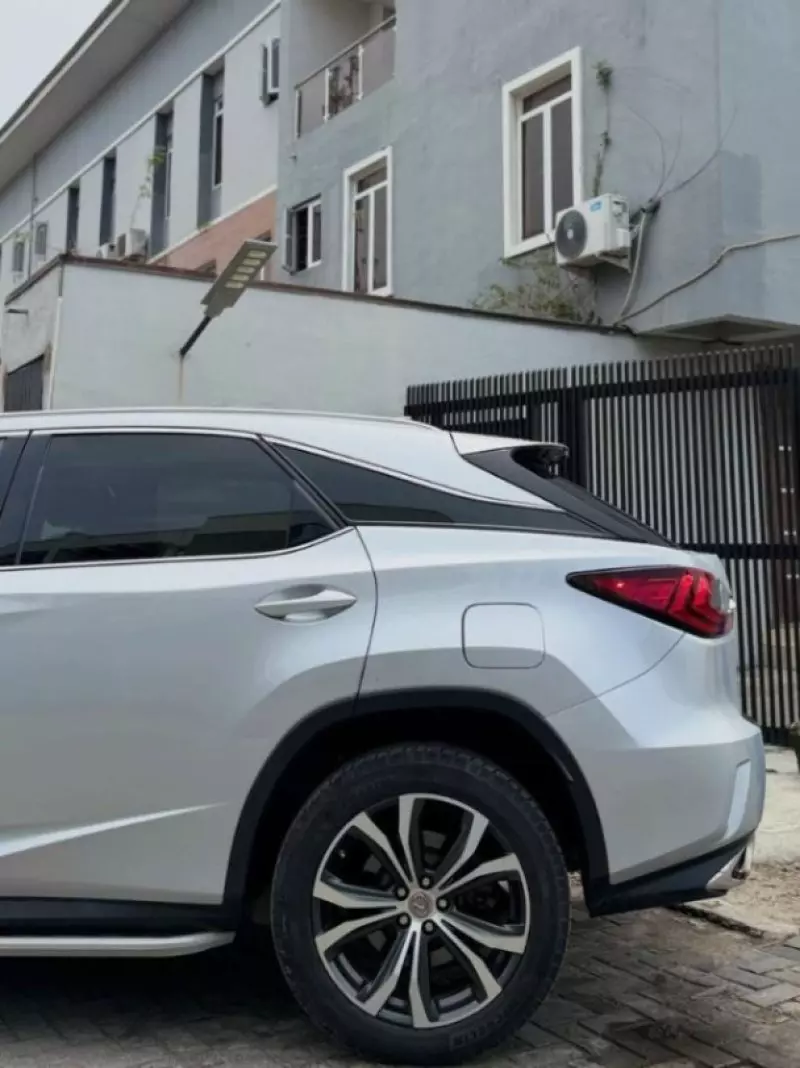 Lexus RX   - 2017