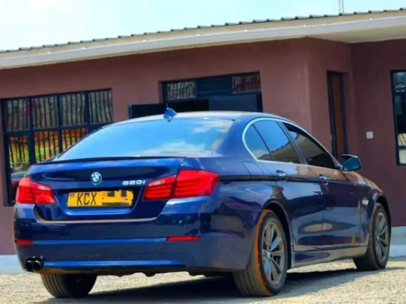 BMW 520   - 2012