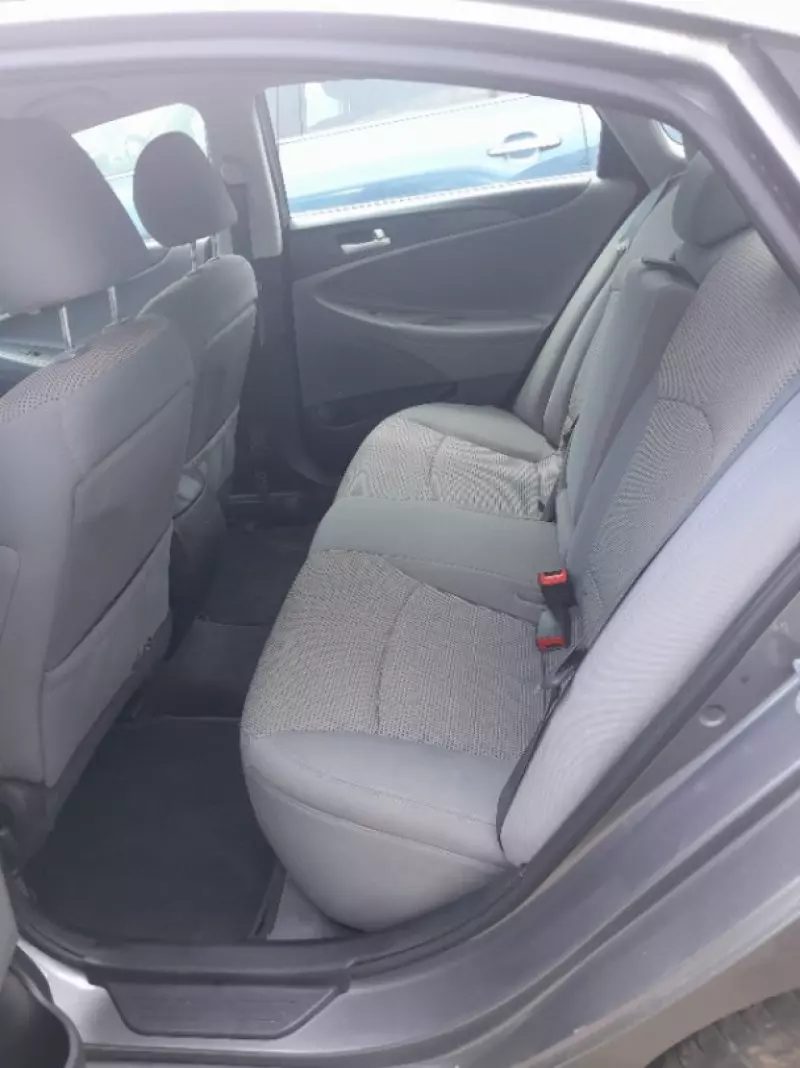 Hyundai Sonata   - 2012