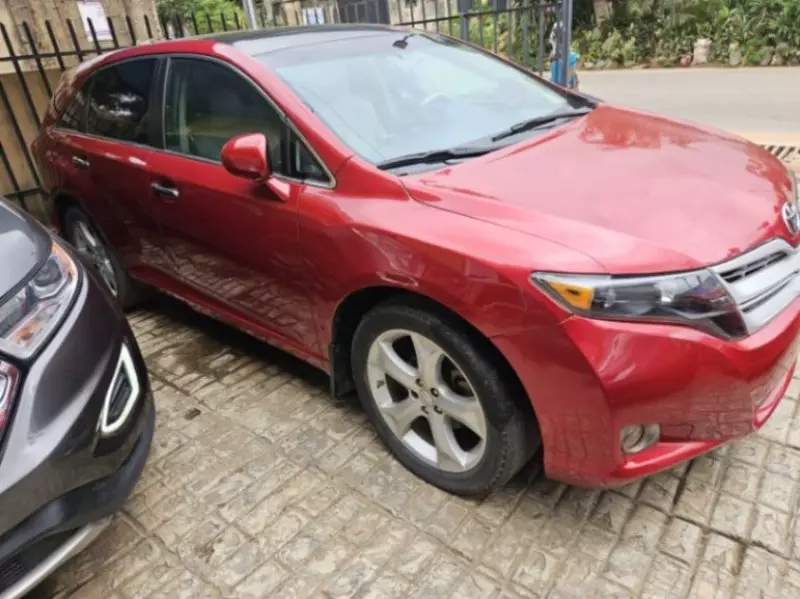 Toyota Venza   - 2011